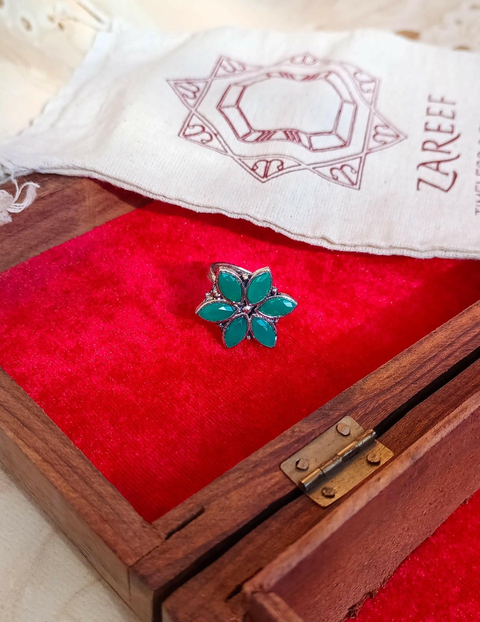 Flower Green Ring - ZareefJewellery