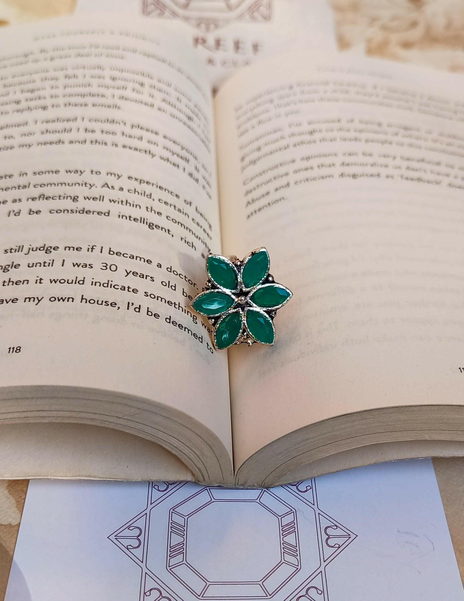 Flower Green Ring - ZareefJewellery