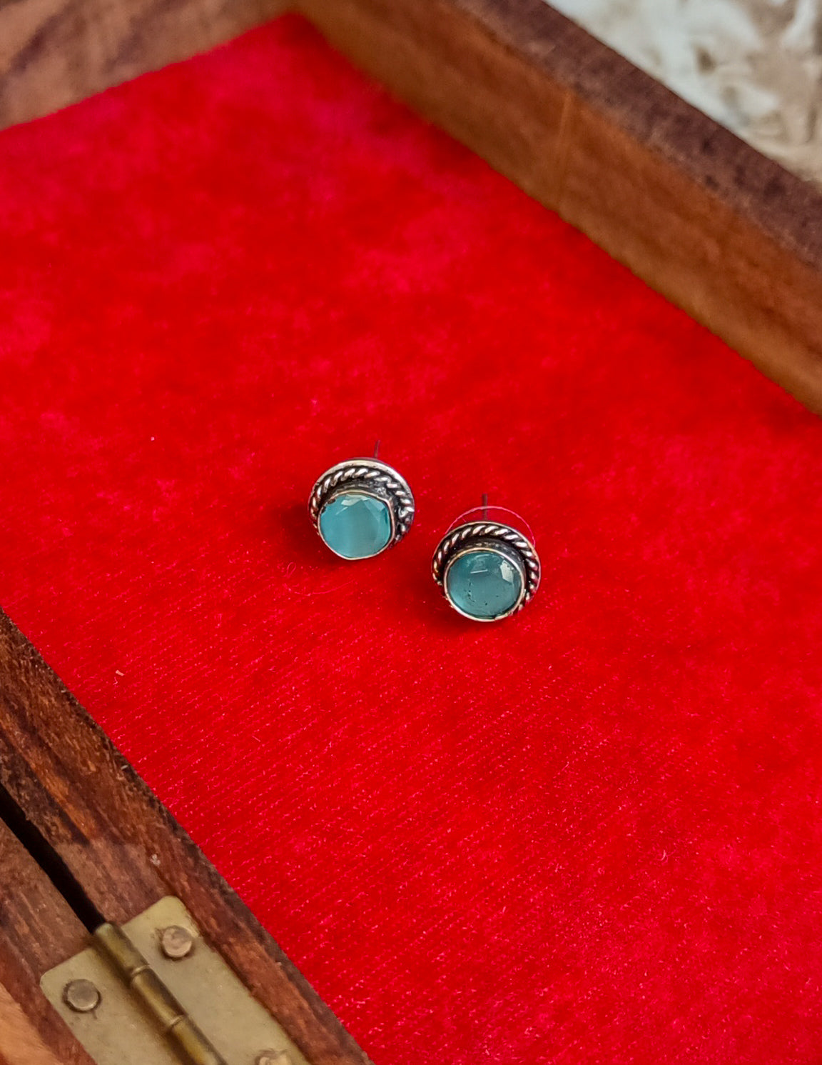 Afifa Circle Monalisa Stone Studs