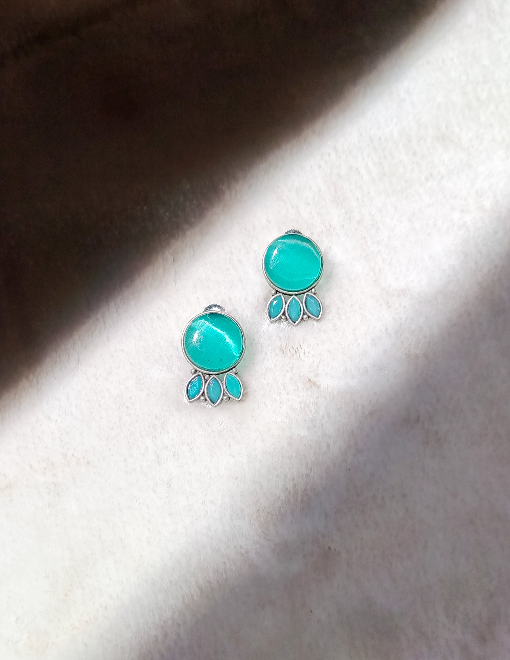 Fabeha Circle & Leafy Turquoise Studs