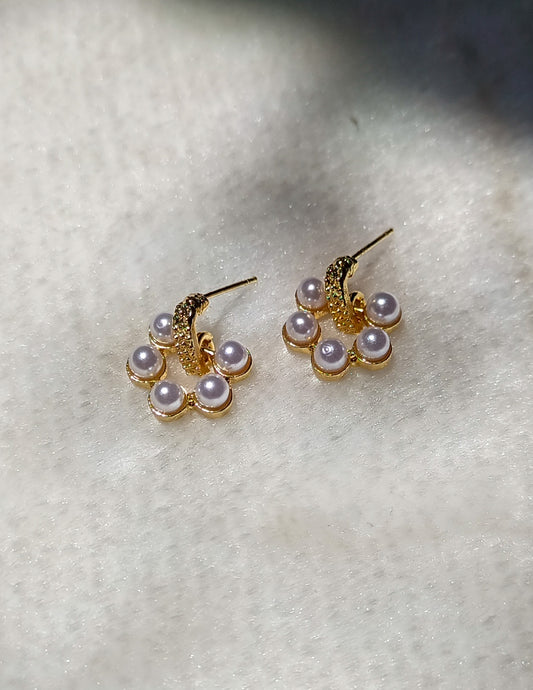 Korean Everyday White Pearl Earrings