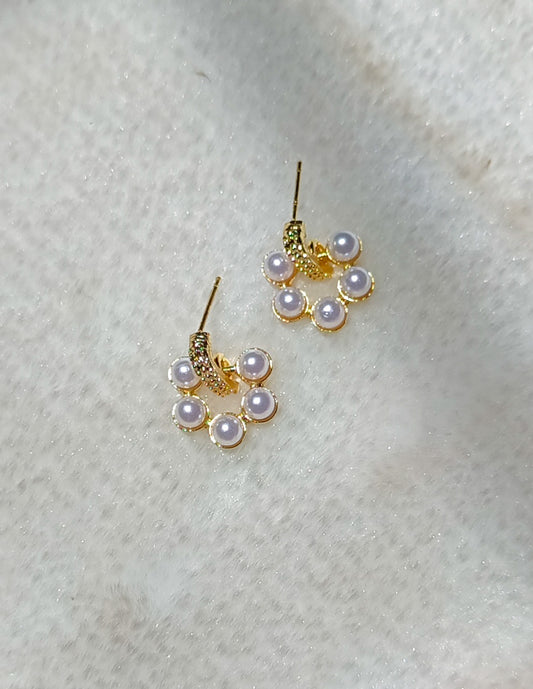 Korean Everyday White Pearl Earrings