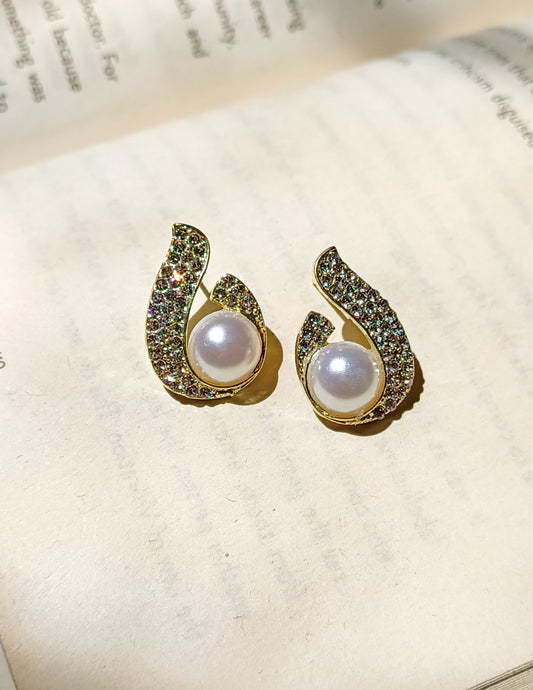 Korean White Pearl & Crystal Glam Earring