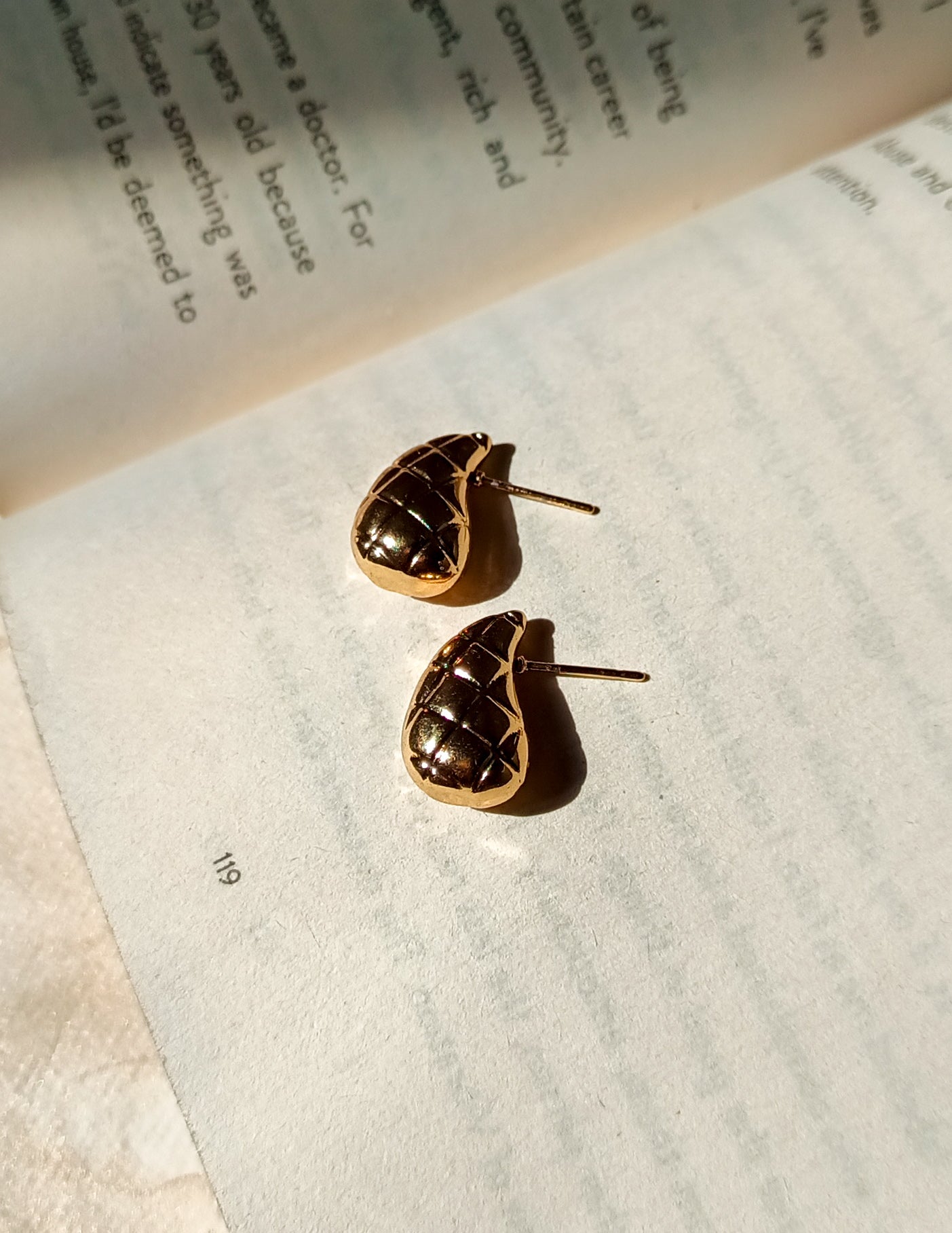 Zigzag Golden Teardrop Anti Tarnish Everyday Earrings