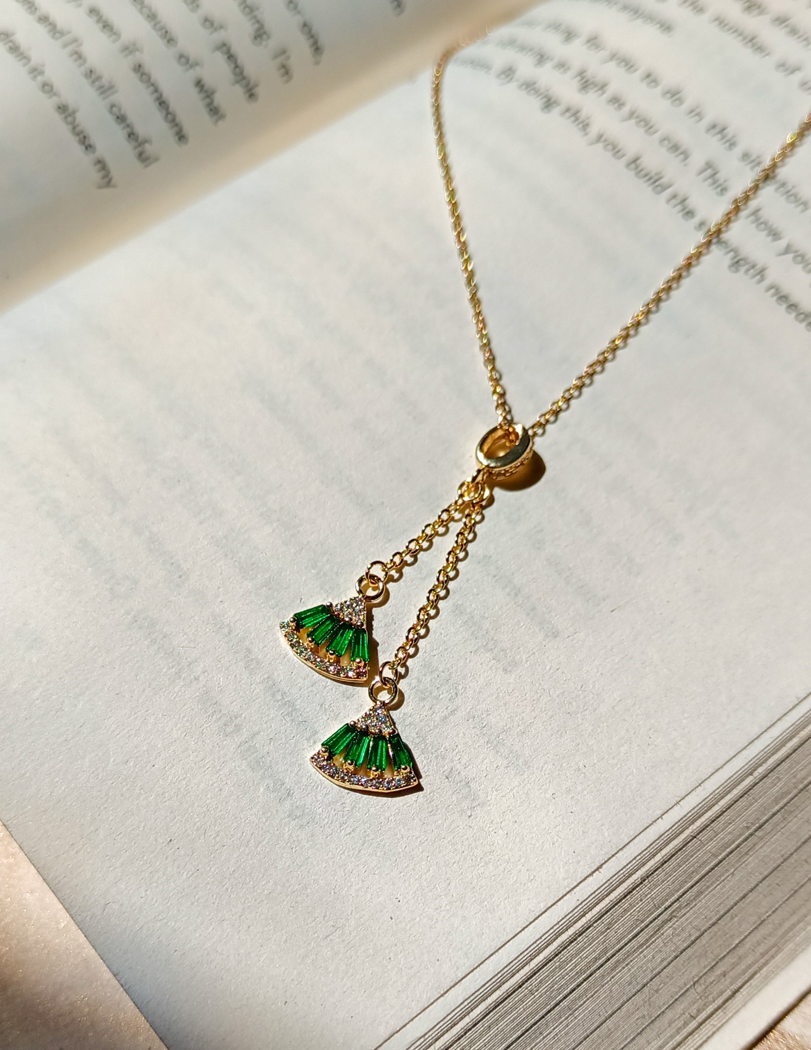 Classic Emerald Green Stone Golden Anti Tarnish Everyday Necklace Chain